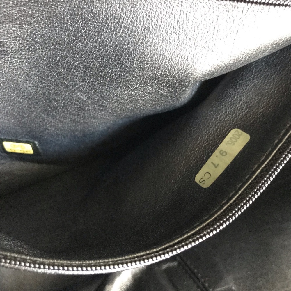 Chanel Deerskin Zipped Tote - Picture 9 of 15